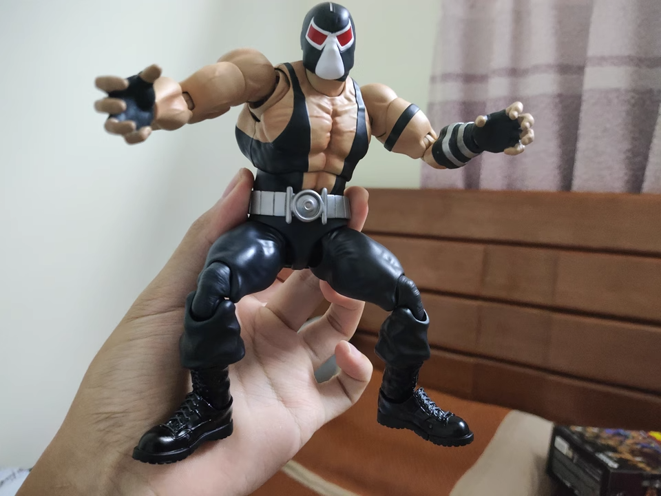 MAFEX No.216 BANE BATMAN KNIGHTFALL Ver. 1/12 Action Figure