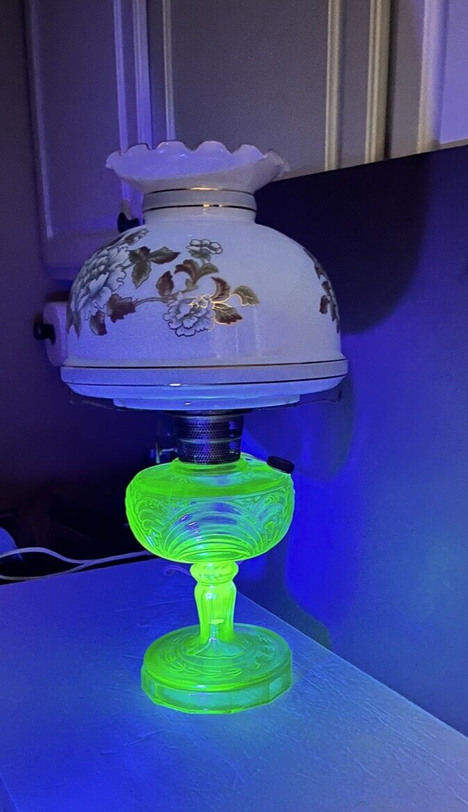 Green Uranium Glass Base Aladdin Lamp Electrified Oil Lamp W/Shade
