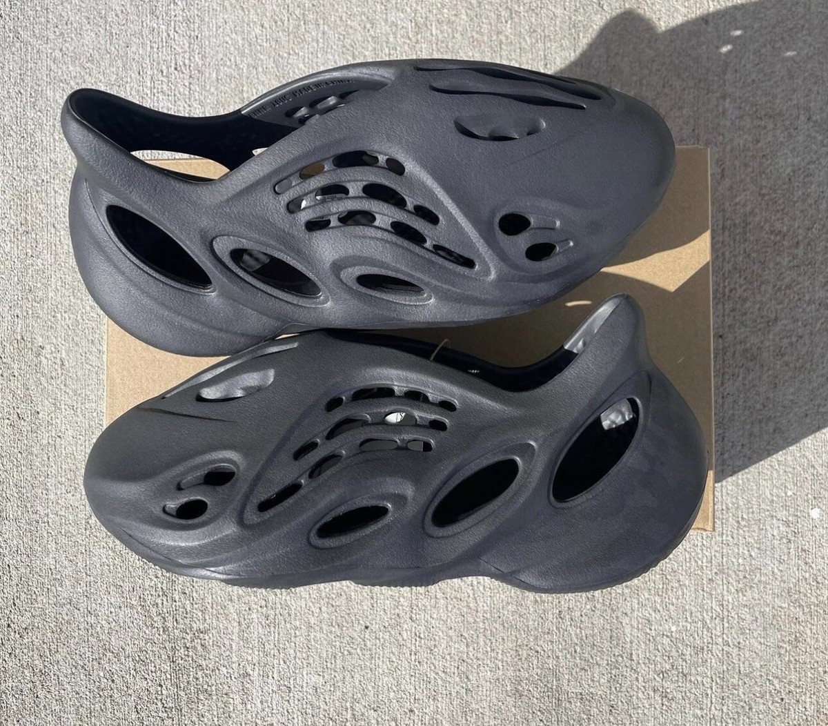 🔥Size 7 - adidas Yeezy Foam Runner RNNR Onyx/Black - ✓SHIP FAST