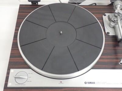 Yamaha YP-D71 Direct Drive Quartz Locked Turntable Record Player