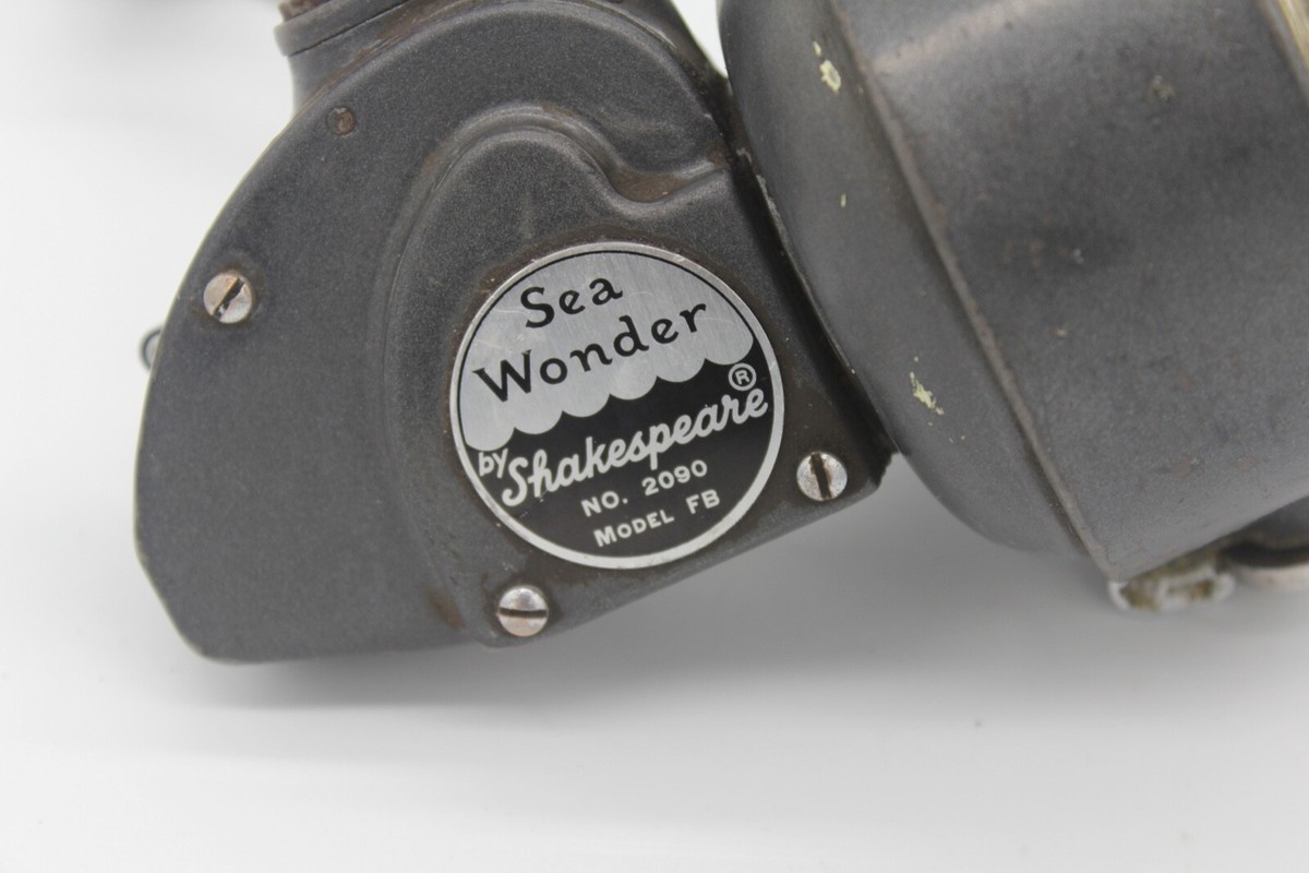 Vintage Shakespeare Sea Wonder #2090 Model FB Spinning Reel Made