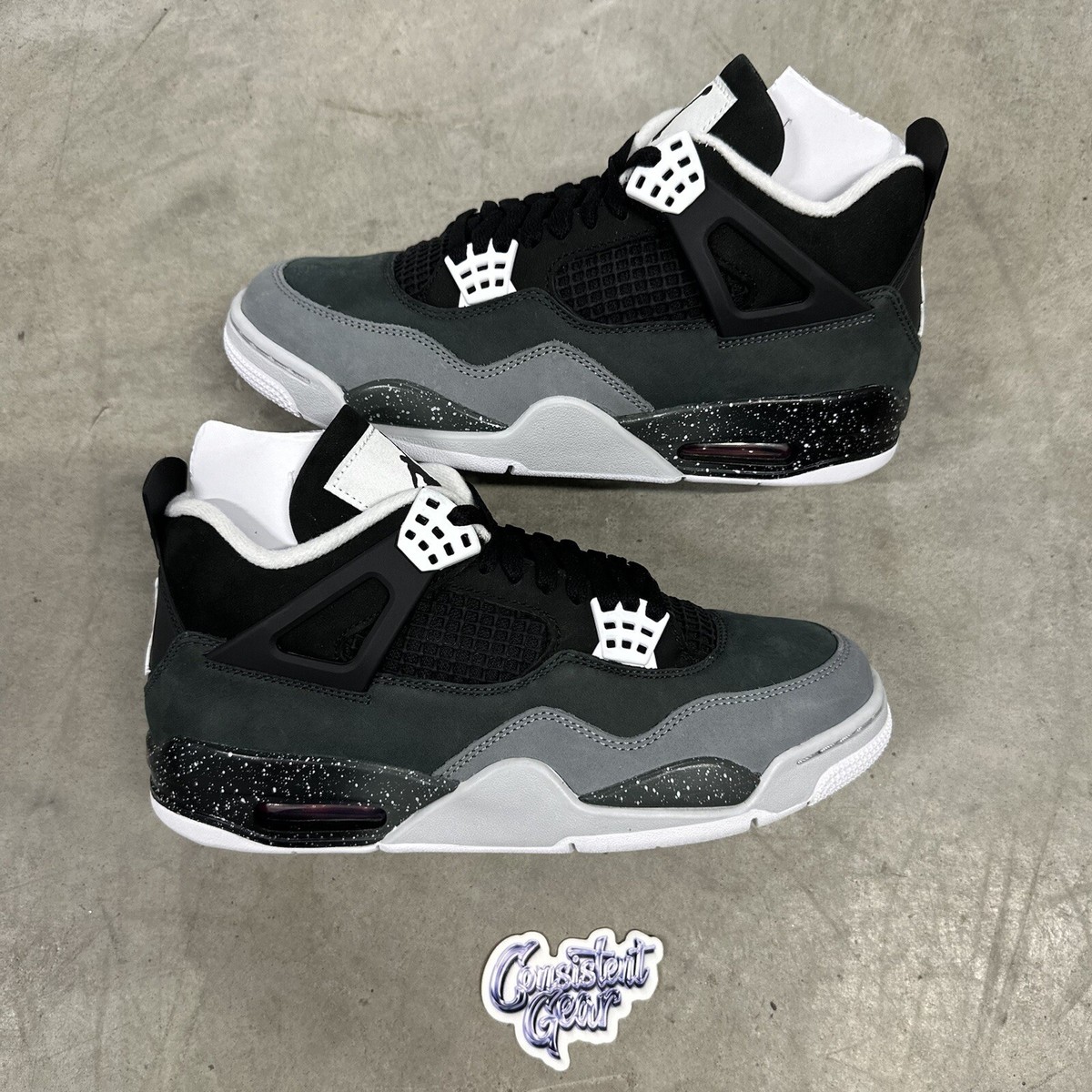 Jordan 4 Retro Fear (2024) - Size 8.5M - FQ8138-002 (Fast Shipping