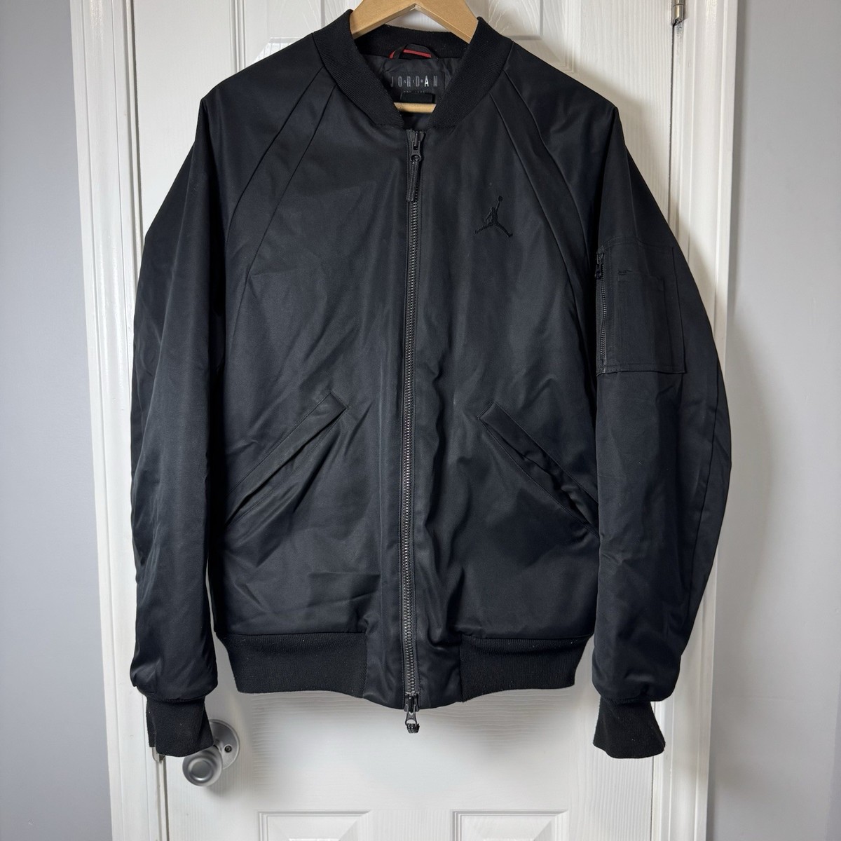 Nike Air Jordan Black Wings Bomber Jacket Winter Medium Sportswear