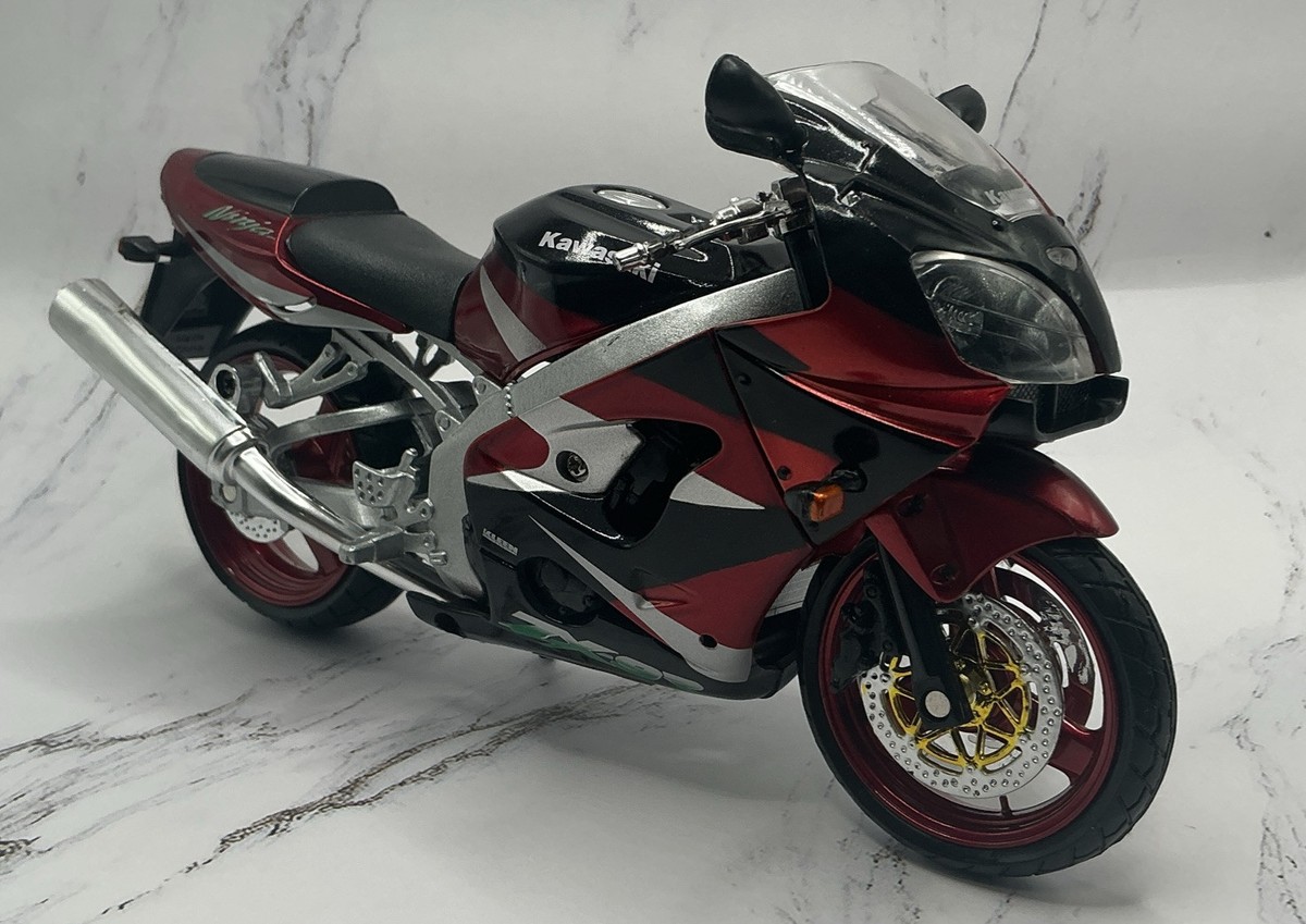 KAWASAKI ZX-9R 1:12 SCALE RED/BLACK BY NEW RAY DIE-CAST W PLASTIC
