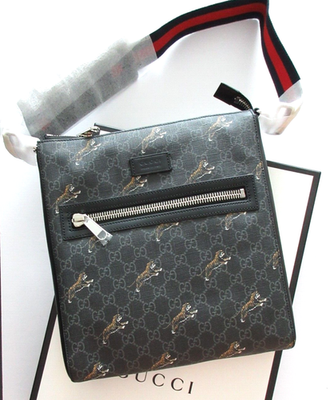 GUCCI GG Supreme Tigers GG Supreme Men's Messenger Bag 474137 W