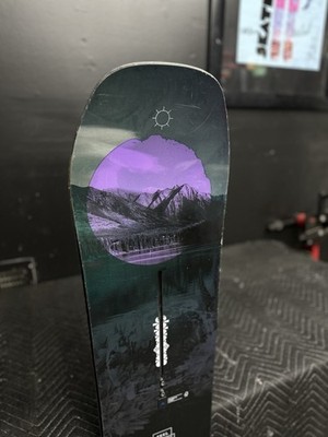 Burton Feelgood Flying V Woman's Snowboard Size 142 | eBay