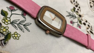 GUCCI ピンクレザー クォーツ腕時計 201R5 GUCCI ピンクレザー