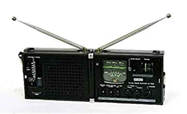 Sony ICF-7800 Newscaster FM MW SW 3-band High Compact Receiver