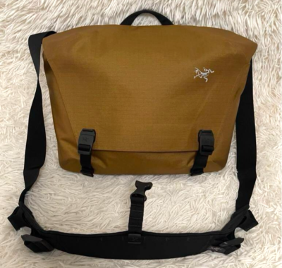 ARC'TERYX GRANVILLE 10 COURIER BAG Yukon | eBay