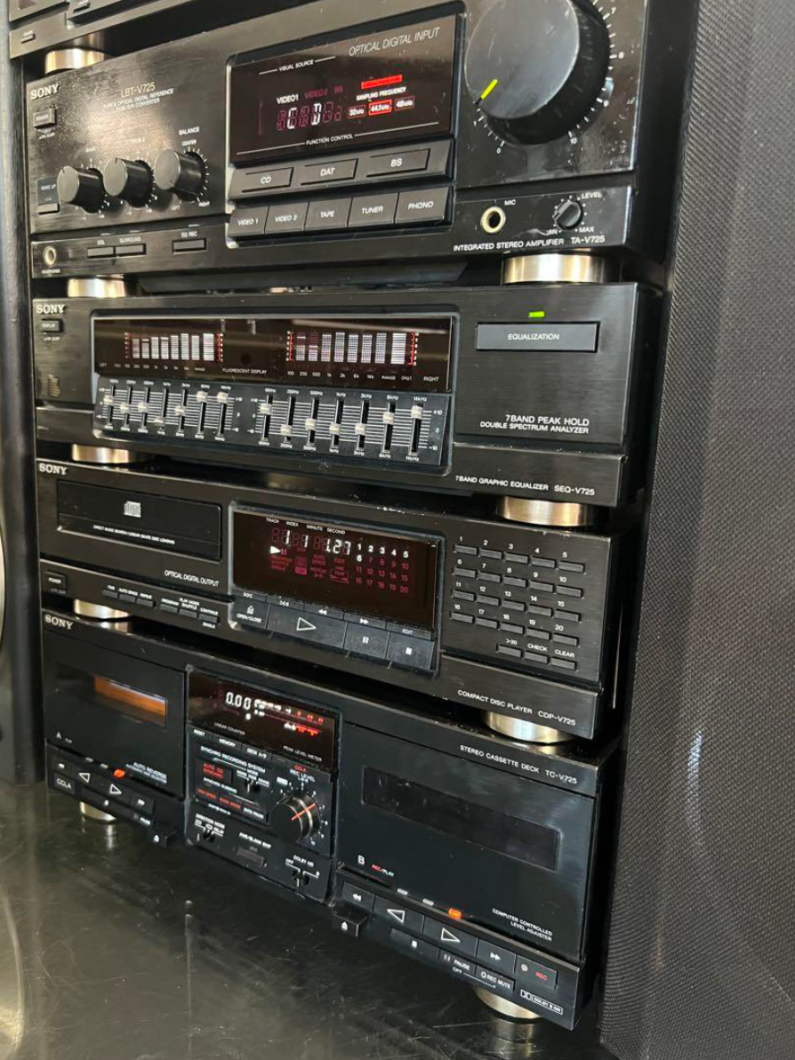 SONY LBT-V725 hi-fi system in a compact size With record player