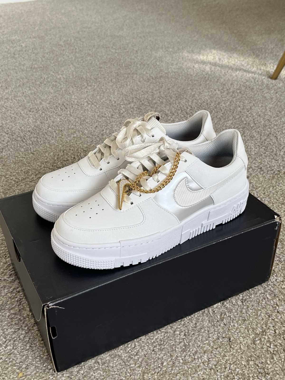 Nike Wmns Air Force 1 Pixel 'White Gold Chain' US Wmns 9.5 / Mens