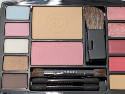 トライアルセット・サンプル CHANEL TRAVEL MAKEUP PALETTE 14g + 3g