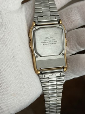 Vintage Casio Databank DBC-610 Digital Watch w/ Band - WORKS for