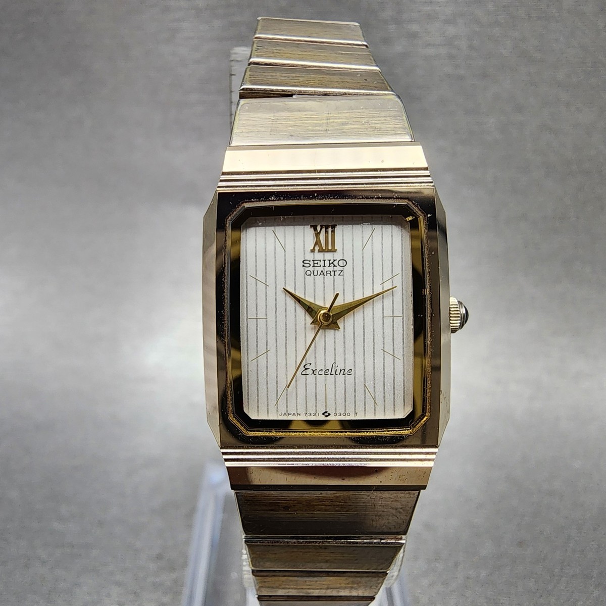 Seiko Exceline Tank Watch Women 19mm Silver Dial Gold Tone