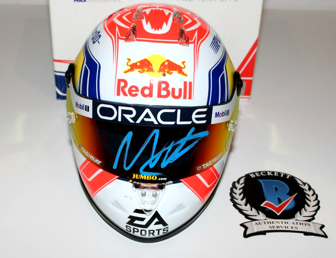 MAX VERSTAPPEN SIGNED RED BULL RACING F1 1:2 HELMET JAPAN 2023