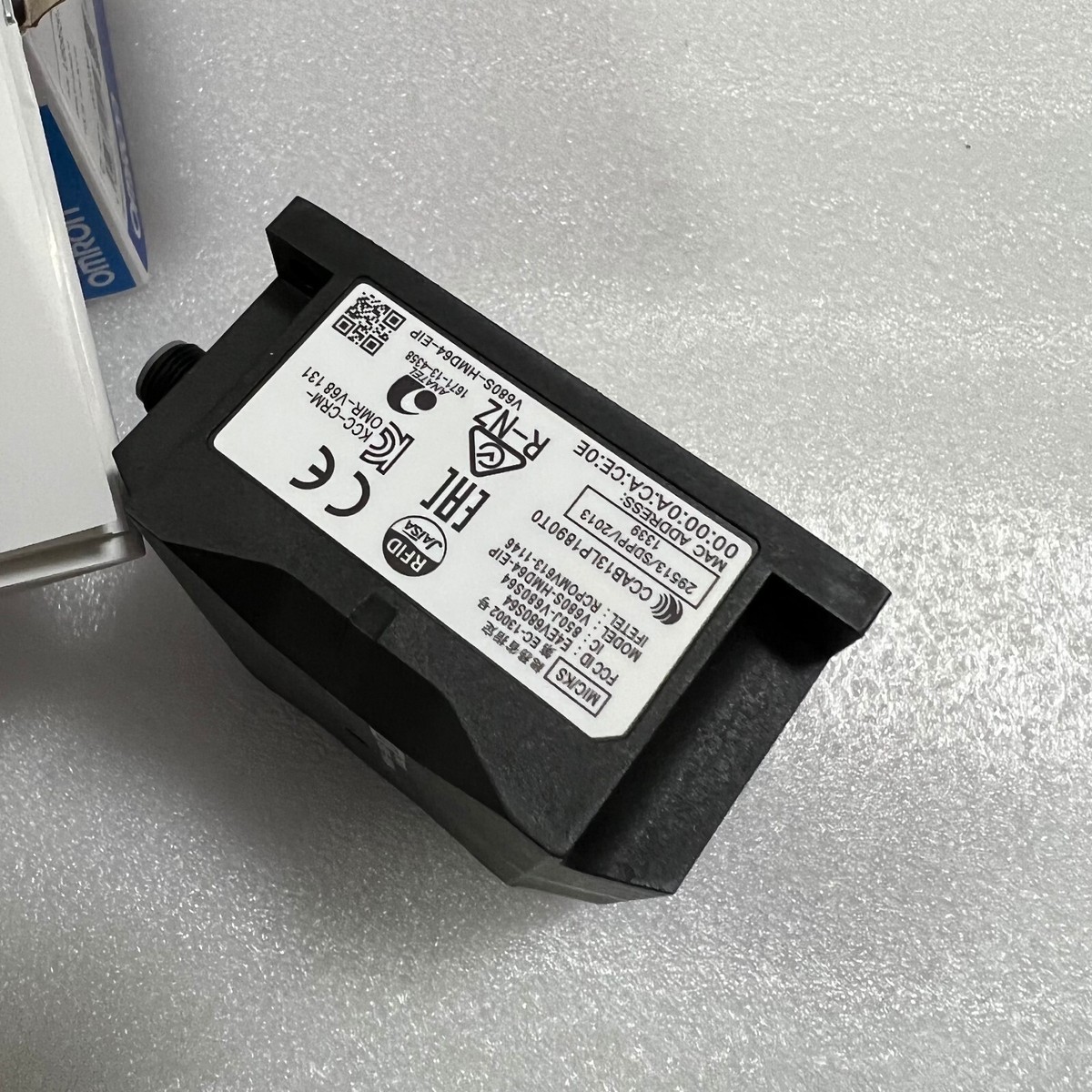 1PC V680S-HMD64-EIP RFID Reader V680S Omron (UPS/Shipping) in