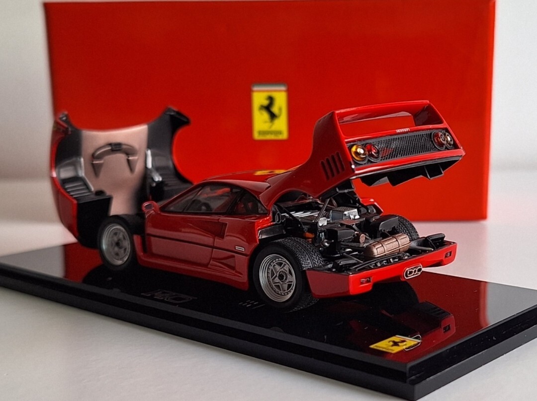 Ferrari F40 1987 Red with Openings 1:43 Kyosho 05041R Rare Diecast