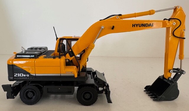 HYUNDAI 215-9 ミニチュア重機 1/40 HYUNDAI 215-9 ミニチュア重機 1