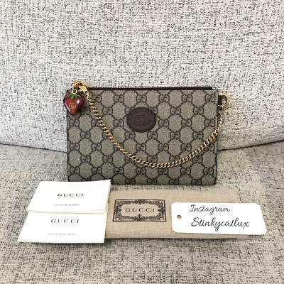 NEW GUCCI 726250 GG Supreme Canvas Double G strawberry Wristlet