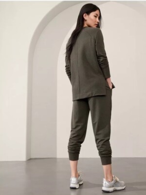 NWT Athleta Coaster Luxe Recover Sweatshirt Soft XS Aspen Olive