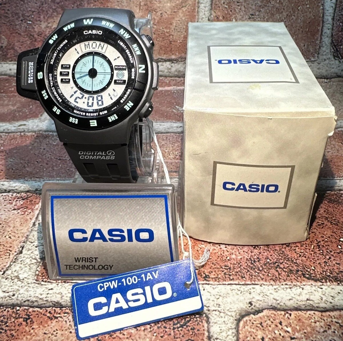 NOS CASIO CPW-100 DIGITAL COMPASS ALARM CHRONOGRAPH VINTAGE WATCH
