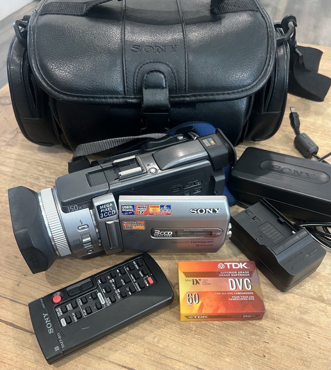 SONY HANDYCAM DCR-TRV950 MINI DV CAMCORDER W/NIGHTSHOT AC+BATT