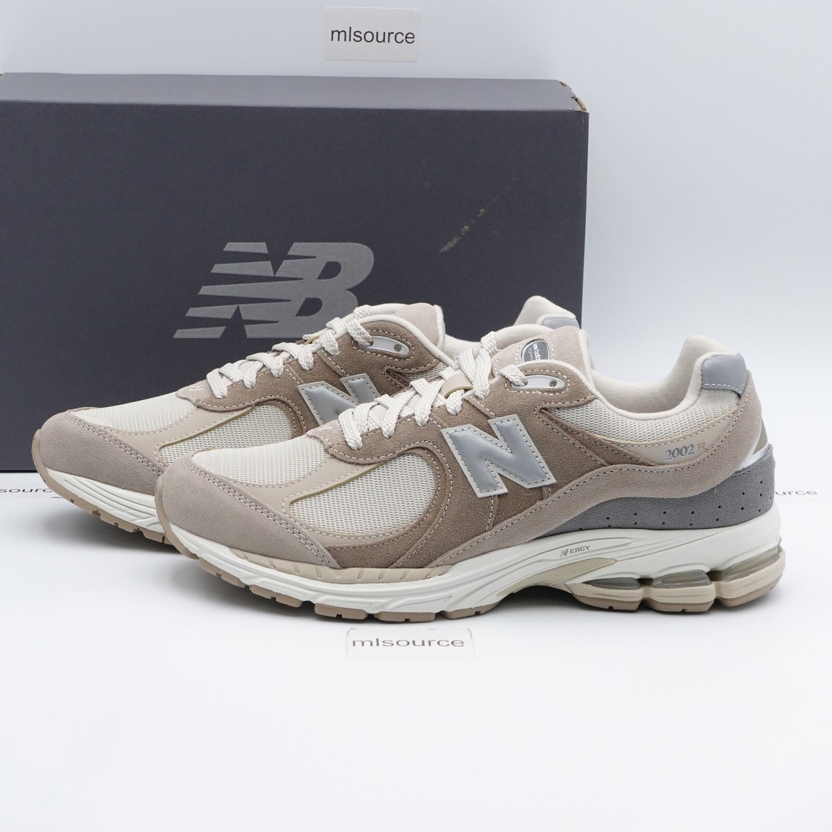 Size 9.5 Men's New Balance 2002R Sneakers M2002RSI Driftwood