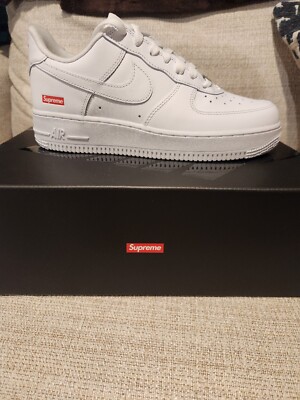 Size 6.5 - Nike Air Force 1 x Supreme Low Box Logo - White Supreme