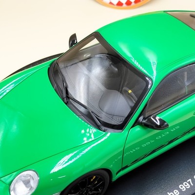 AUTOart 1/18 Porsche 997 911 GT3 RS Green with Black Stripes