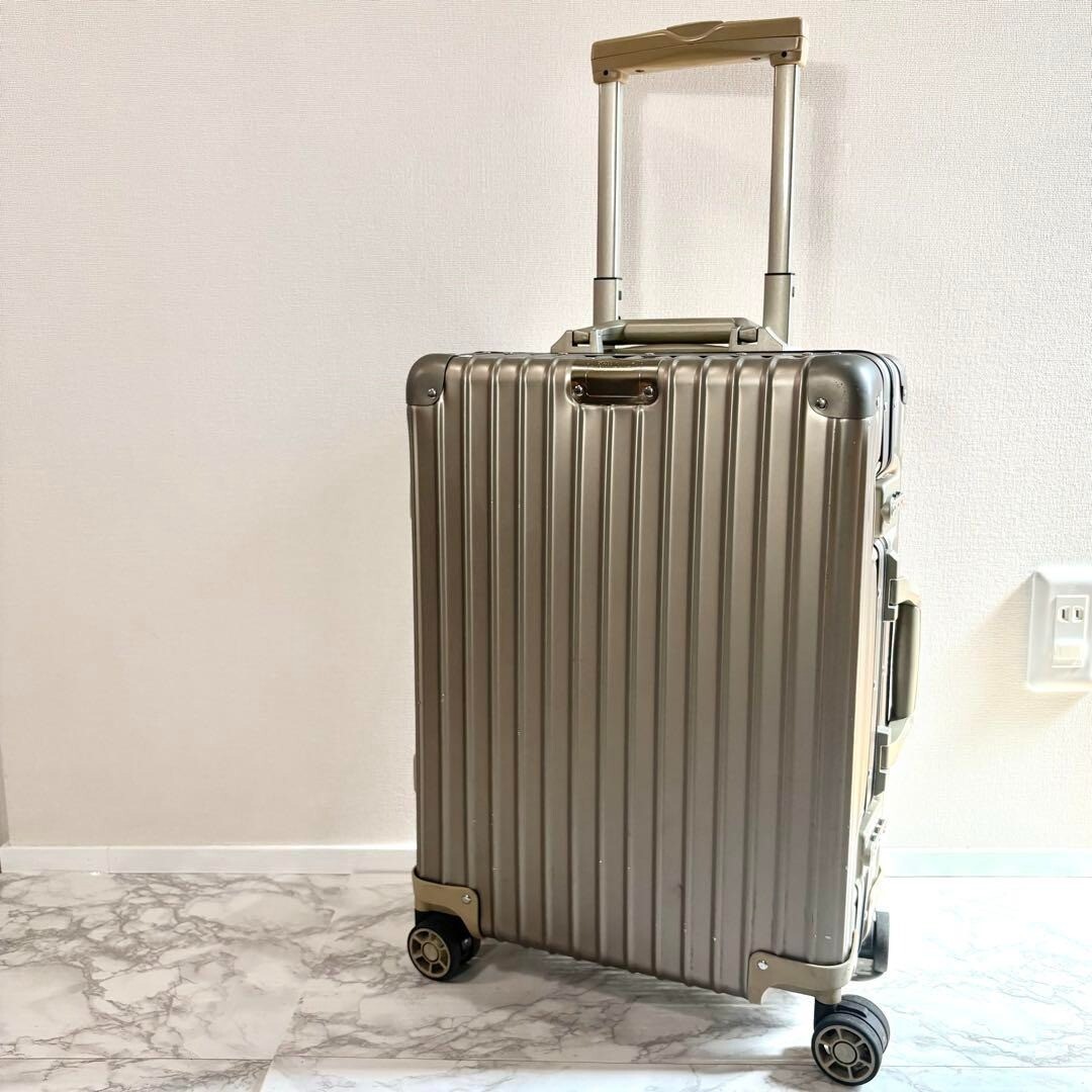 Rimowa Classic Flight 33L Gold 4-wheels Carry Case Suitcase 970.90