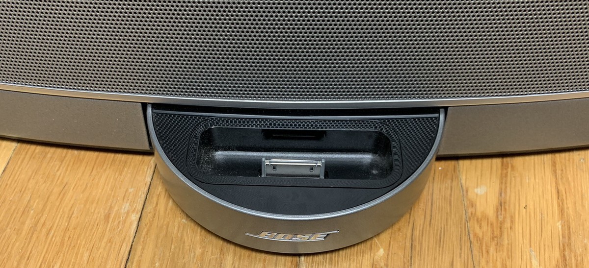 Bose SoundDock N123 Portable Digital Music with remote and power