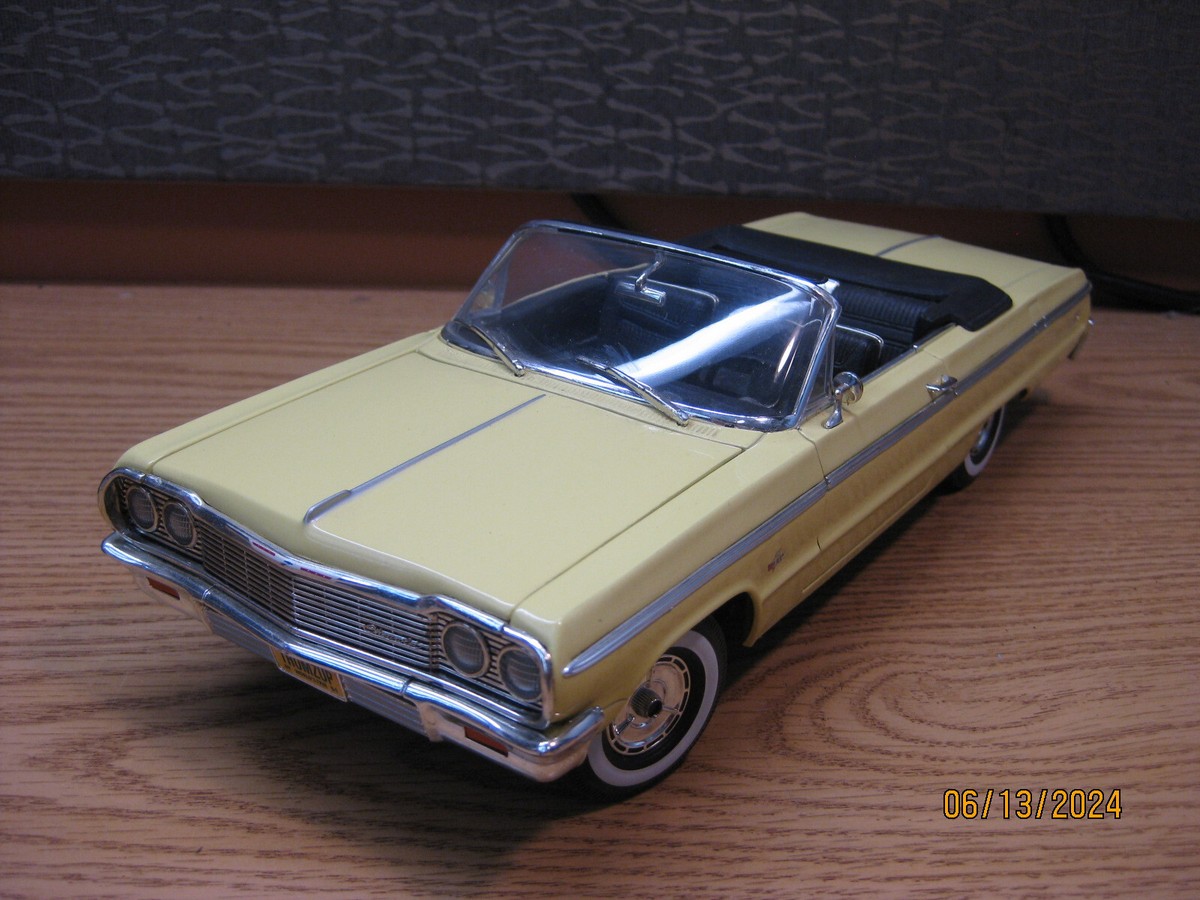 1/18 1964 CHEVROLET IMPALA CONVERTIBLE , PALE YELLOW ,ERTL
