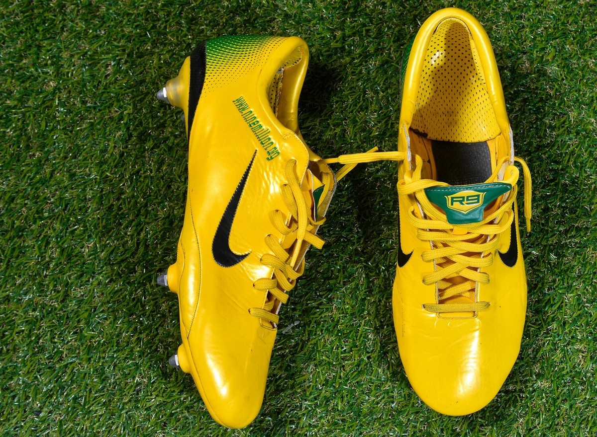 RONALDO NAZARIO 06/07 UNHCR SPECIAL MATCH WORN BOOTS REAL MADRID