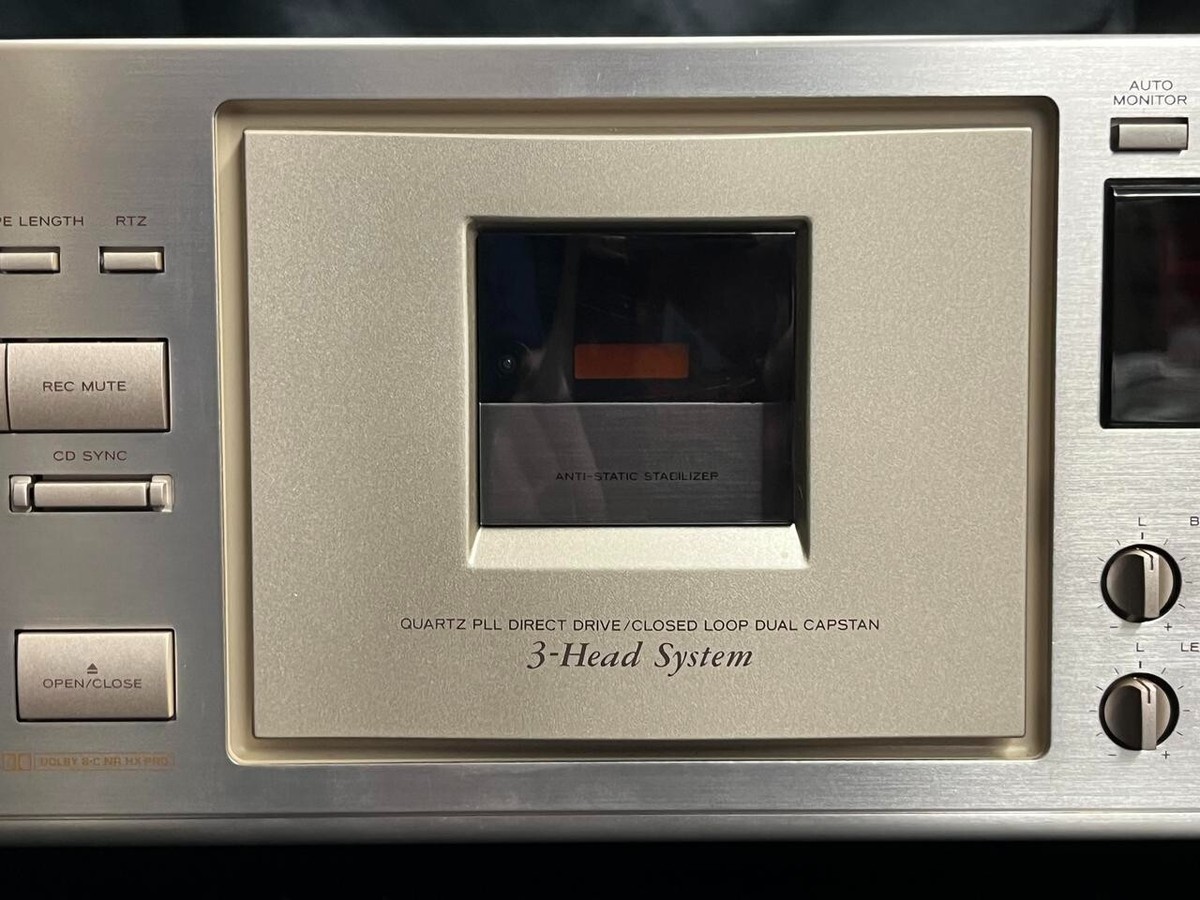 TEAC V-3000 3-Head System Stereo Cassette Deck 18W AC100V Silver