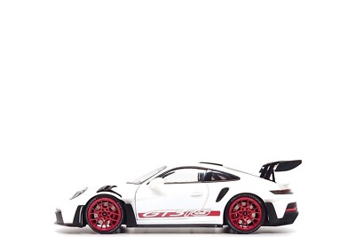 Minichamps 1:18 Porsche 911 GT3 RS (992) in White / Pyro Red