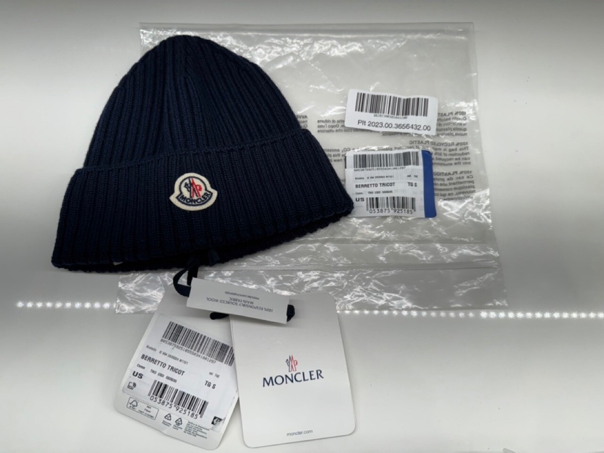 Moncler BERRETTO TRICOT Wool Beanie Ribbed NAVY BLUE SMALL Men's