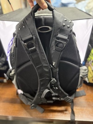Oakley Icon 3.0 Grey/Black Backpack Tactical Bag Hiking School | eBay