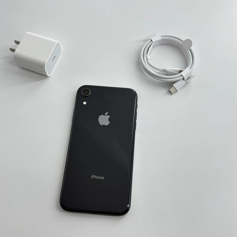 Apple iPhone XR - 64/128/256GB iOS 18 all colors unlocked phone