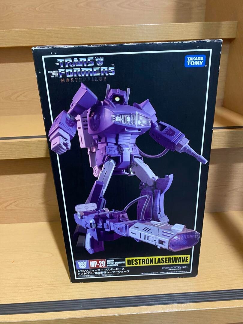 Takara Tomy Transformers Masterpiece MP-29 Laserwave Shockwave