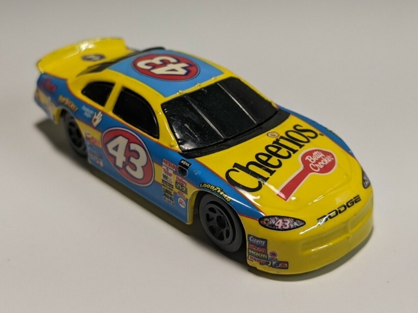 2001 Hot Wheels Dodge Intrepid NASCAR #43 Cheerios 1/64 Diecast