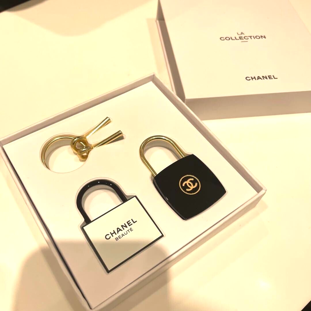CHANEL LA COLLECTION Novelty Cadena Key holder Key Ring wz/Box
