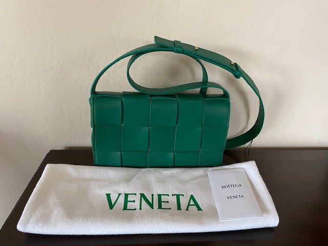 Bottega Veneta Lambskin Cassette Crossbody Bag Racing Green | eBay