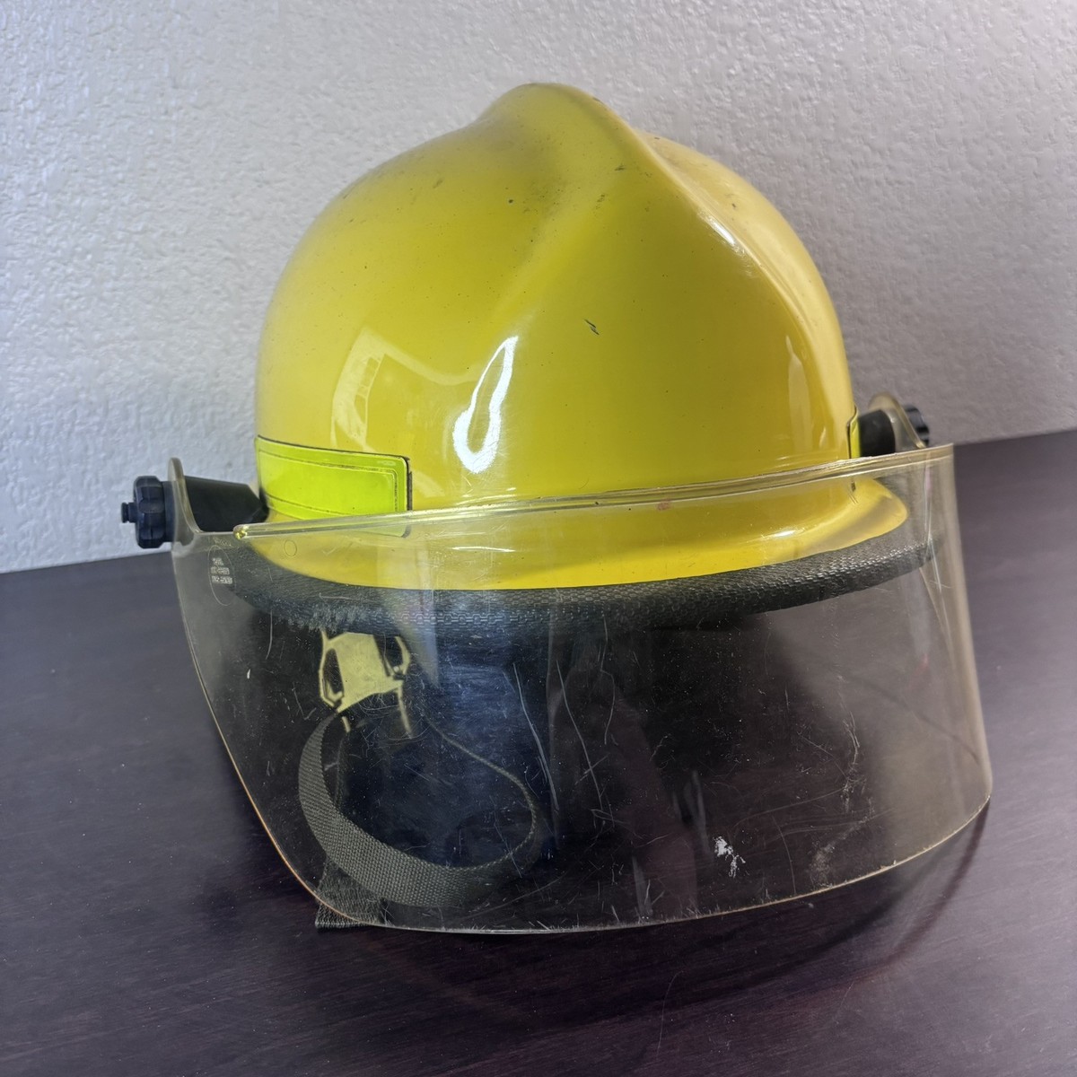 1994 Cairns & Brothers Structural Fire Fighting Helmet 660RX