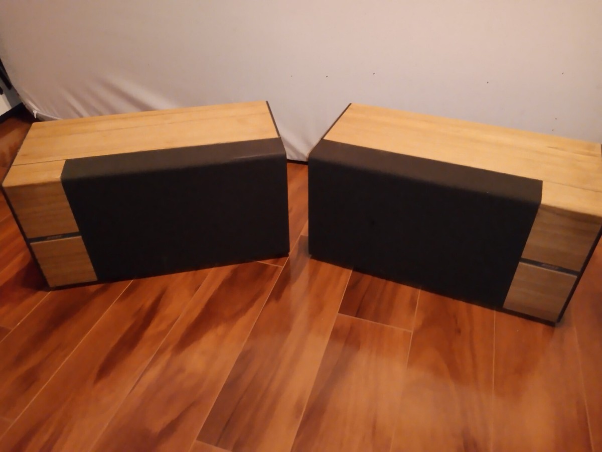 Beautiful set of Bose 6.2 Everywhere Speakers Good Condition