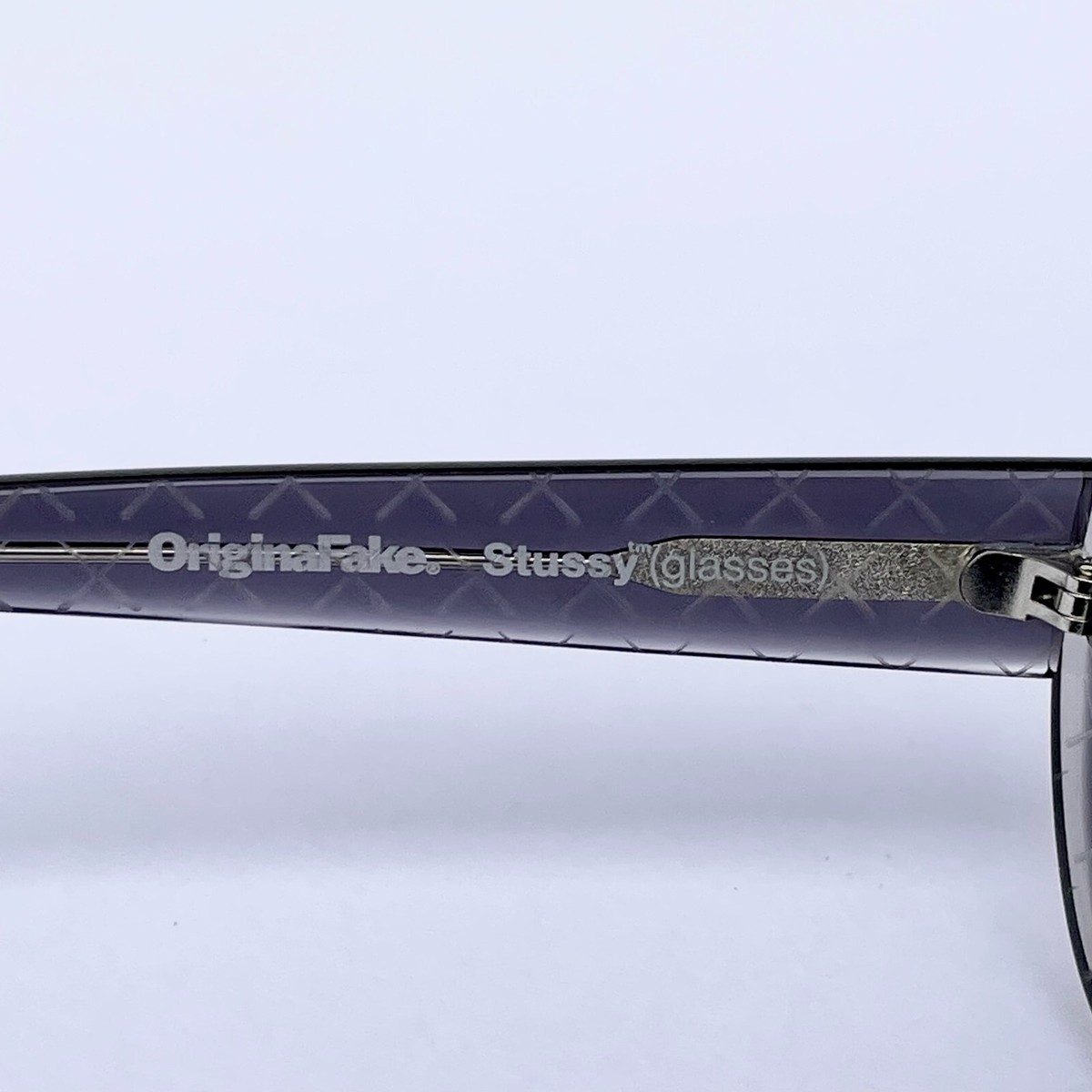 NEW] KAWS STUSSY x OriginalFake Sunglasses NAOMI original box