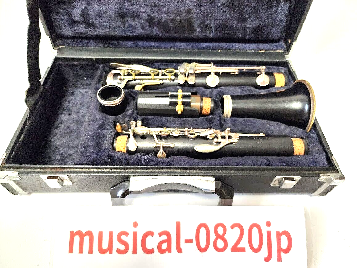 Yamaha YCL 61 Professional Clarinet Musical instrument Hard case