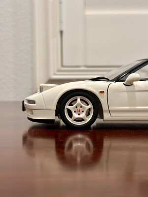 AUTOartHonda NSX Type R 'NA1 Champion White' 1/18 Scale Diecast