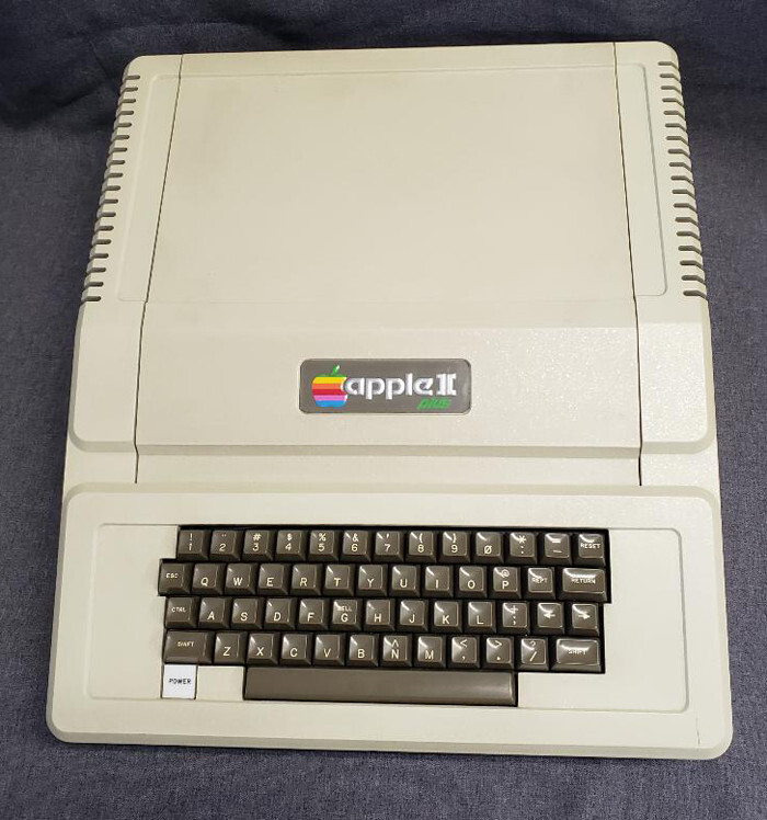 Vintage Apple II Plus System with Display and Drives A2S0016