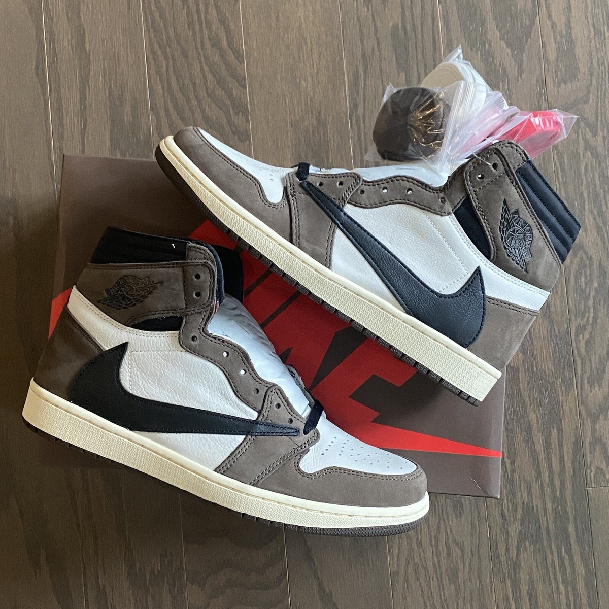 Air Jordan 1 Retro High Travis Scott Nike CD4487-100 Mocha 100