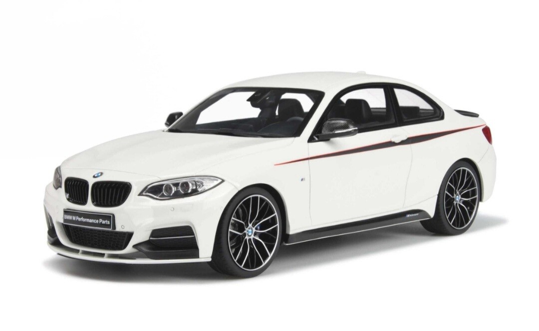 BMW M2 M235i M Performance Coupe White 2015 1:18 GT SPIRIT GT711